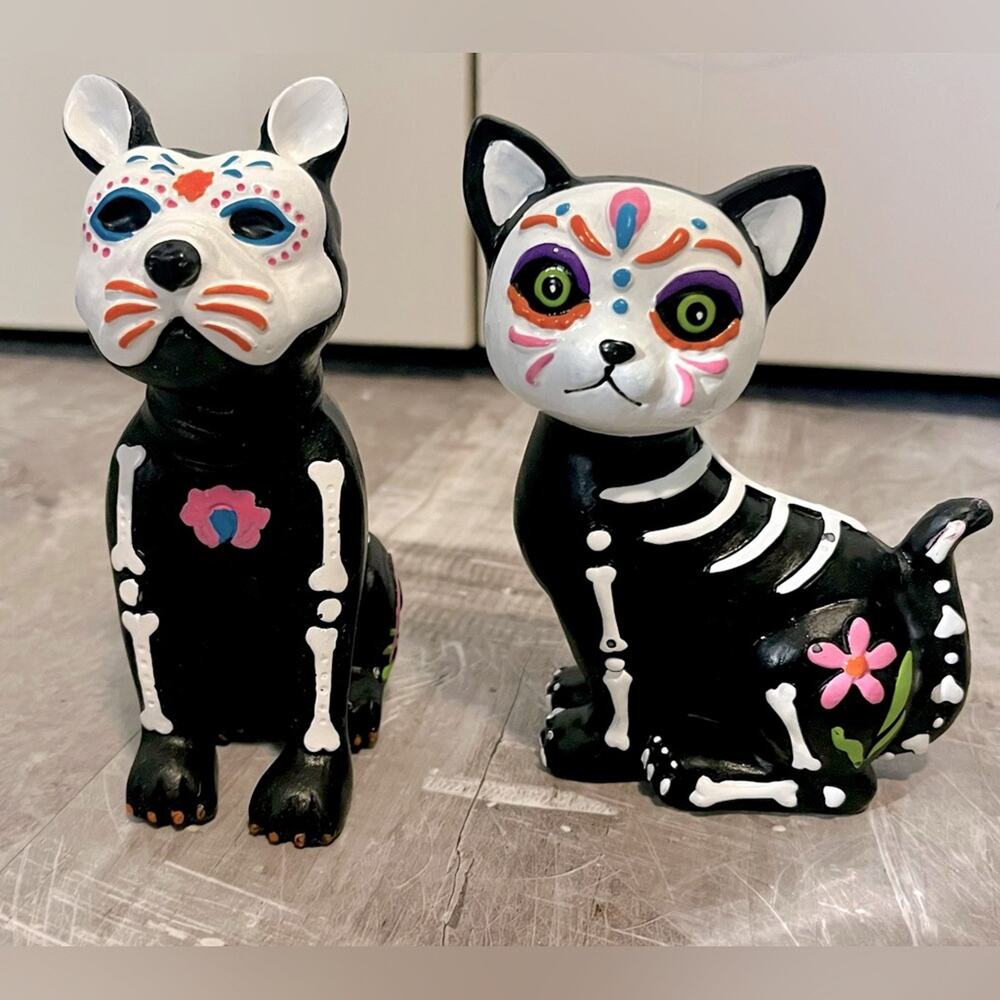 NWOT Day of the Dead cat and dog figurines